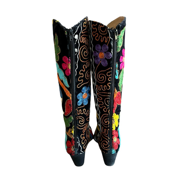 ARTEMIS ARTE Size 39 Black Velvet Floral Embroidered Back Zip Western-Style Boot - Picture 5 of 12
